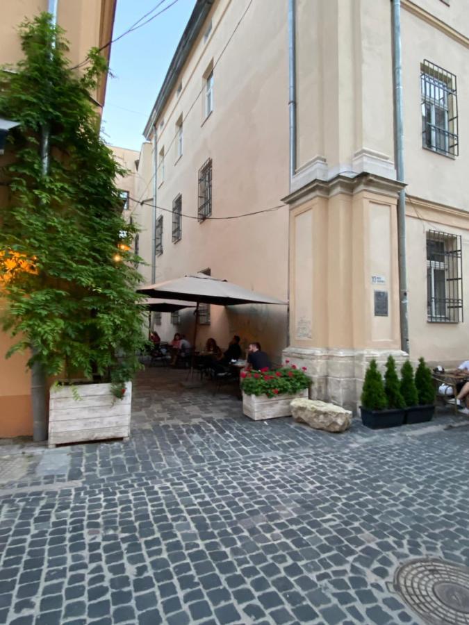 Квартира В Центрі На Вулиці Лесі Українки 19 Lviv Exterior foto